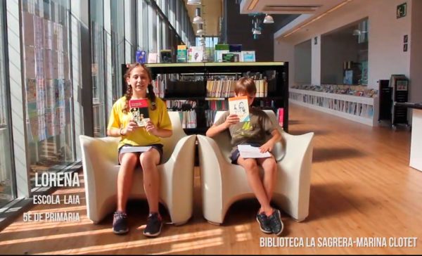 Booktubers a la Biblioteca La Sagrera-Marina Clotet: Lorena i Víctor