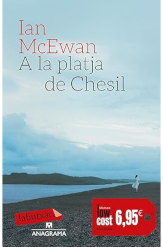 Coberta del llibre A la platja de Chesil